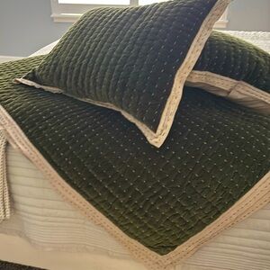 Ballard Designs Velvet Stitched Quilt King Size W/2 Matching Pillow Shams